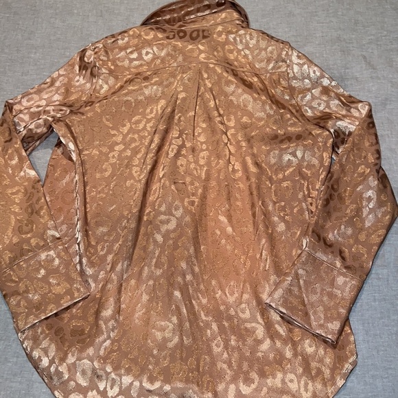 Alcoa Yellow Gold Cheeta Print Long Sleeve Top - Picture 6 of 7